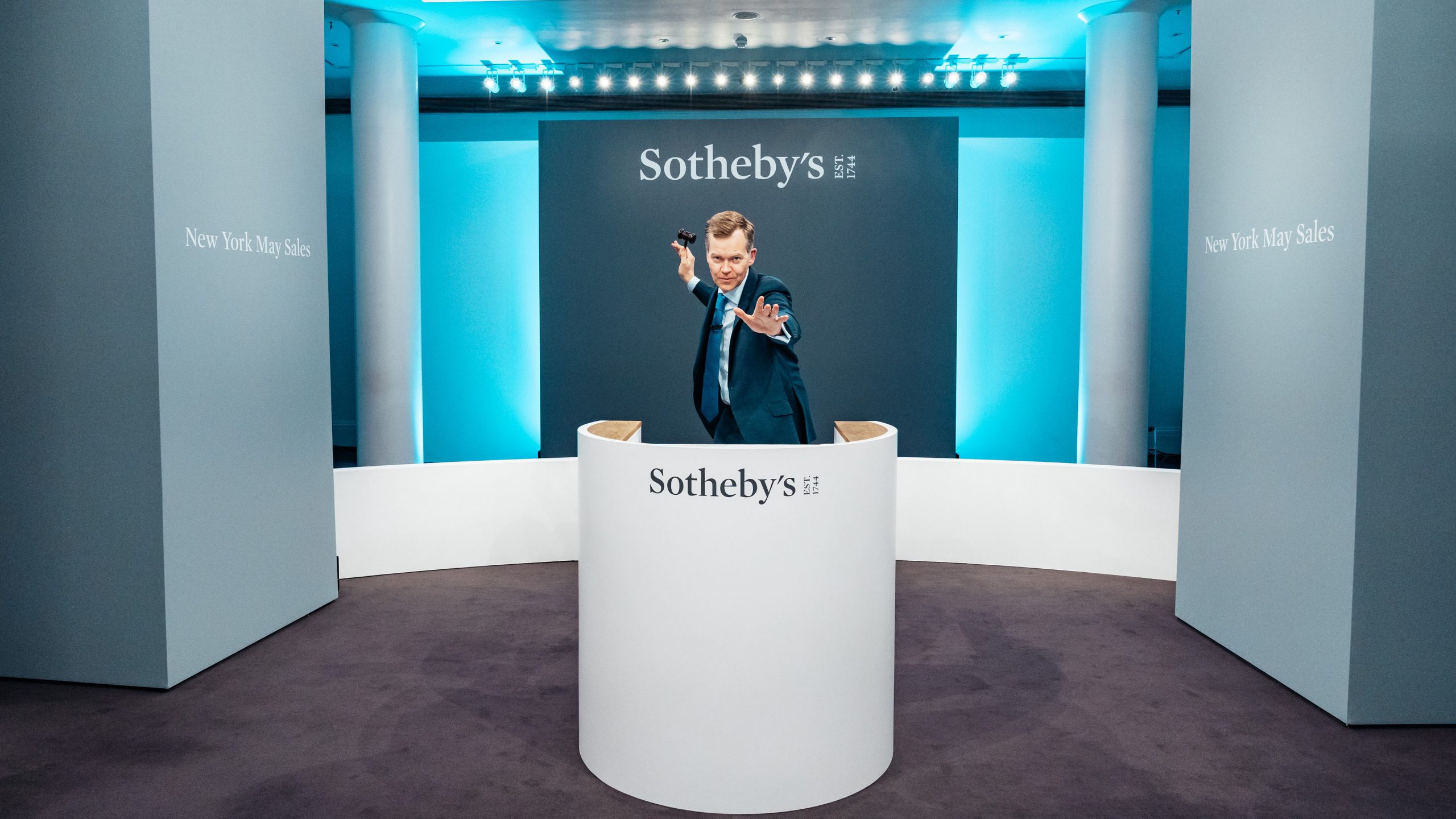 На аукціоні Sotheby's за 5 мільйонів доларів продали код, покладений в основу Інтернету