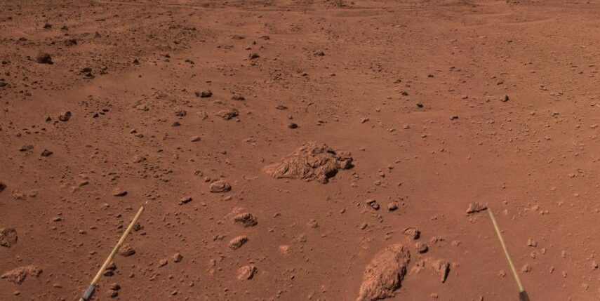 Марсоход NASA добудет второй образец грунта с Марса