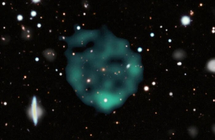 Ученые нашли "танцующих призраков" в космосе - фото