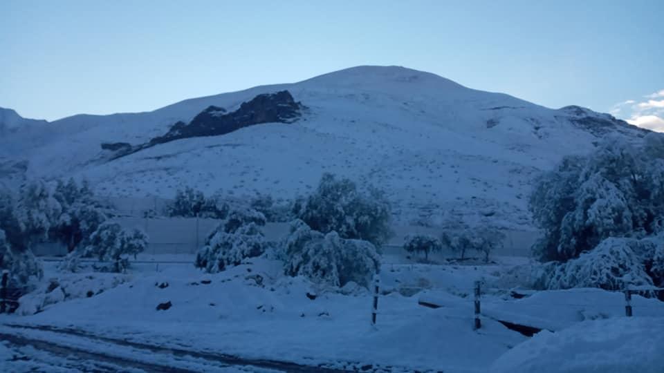 Самую сухую пустыню Атакаму замело снегом - фото