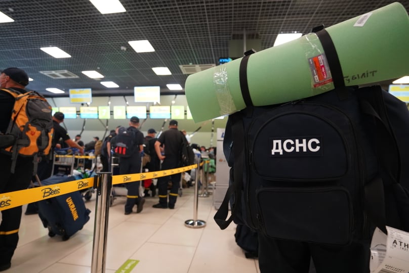 Українські рятувальники прибули до Греції для боротьби з лісовими пожежами (фото, відео)