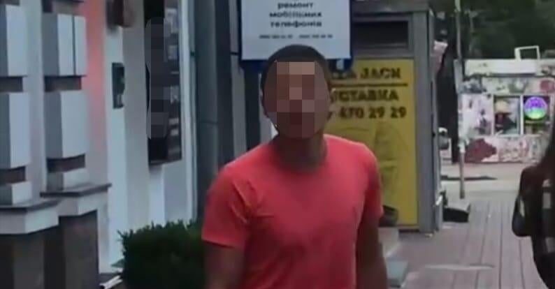 Задержали мужчину, который избил танцора Дорофеевой возле гей-клуба