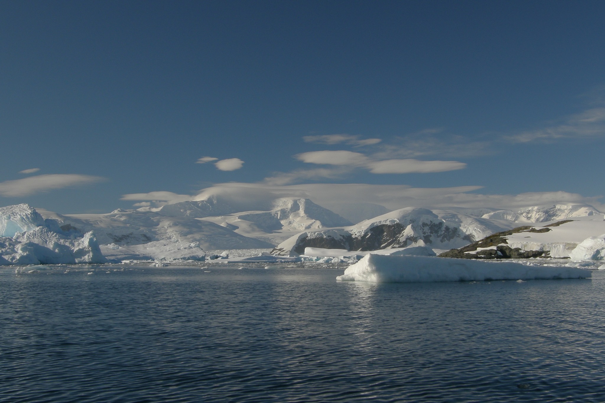 Украина приобрела британский ледокол для океанических исследований