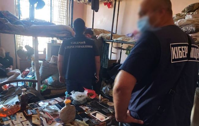 В'язні СІЗО вкрали 18 млн гривень з банківських рахунків