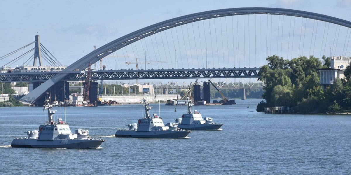 У Києві відбувся річковий парад на Дніпрі (відео)