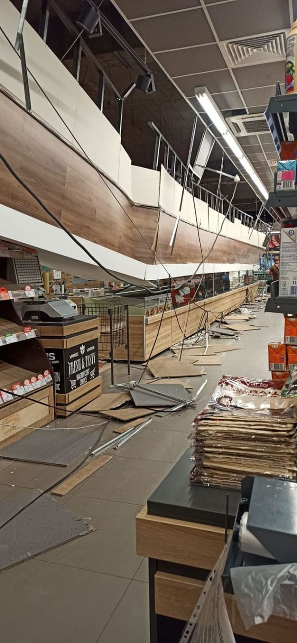 Стеля впала у супермаркеті в Кривому Розі