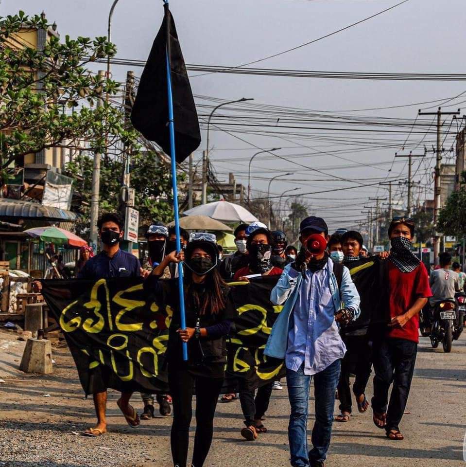 В Мьянме военные будут руководить страной еще два года: хунта продолжает убивать и пытает (фото)