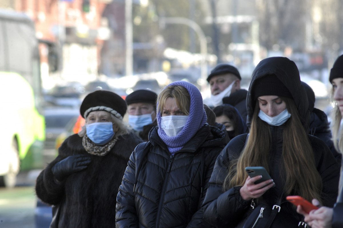 Кузин объяснил, почему карантинные ограничения не ослабляют в Украине