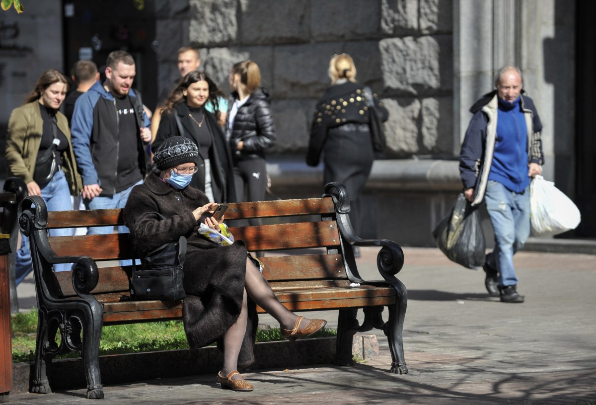 У середині жовтня різко зросте кількість хворих на COVID-19: прогноз вчених