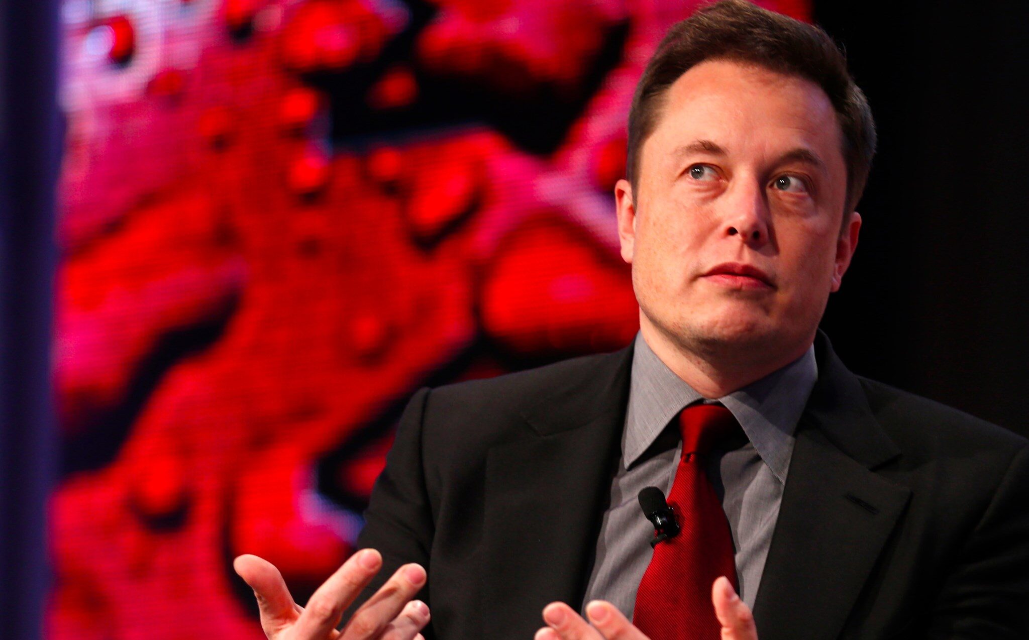 На россии обвинили Илона Маска в "поставке военной связи" Украине