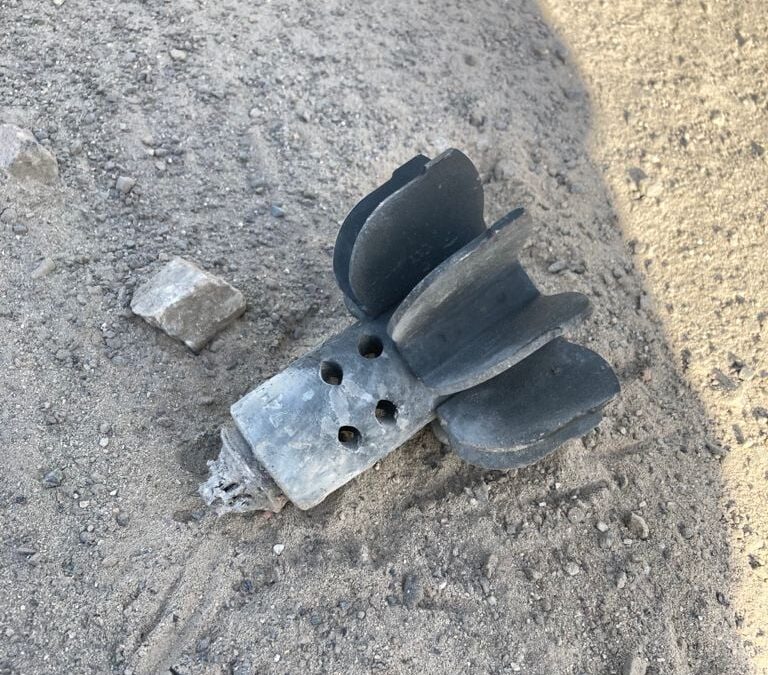 Боевики обстреляли дома в Счастье и пограничное подразделение - фото