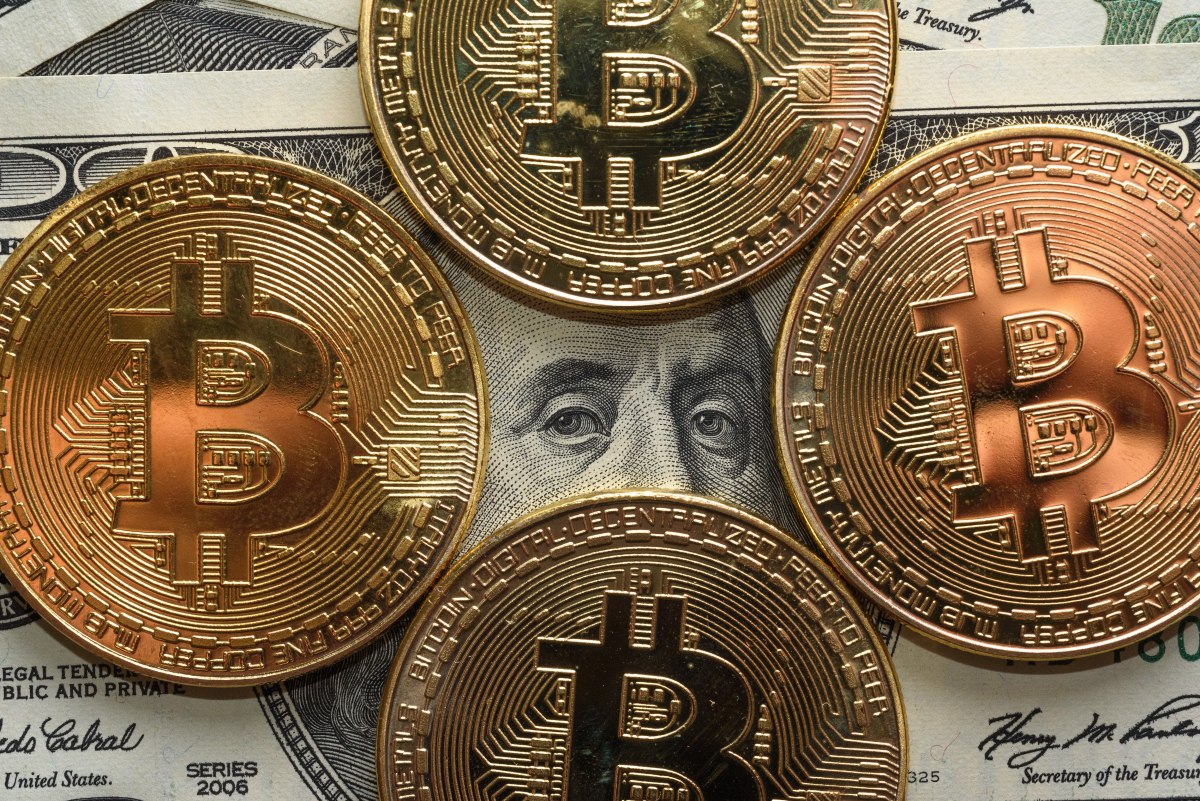 Миллиардер Баффет назвал биткоин злом и спрогнозировал исчезновение криптовалют