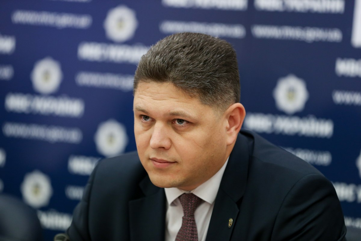 Уряд звільнив голову Державної міграційної служби, якого підозрюють у розкраданні коштів