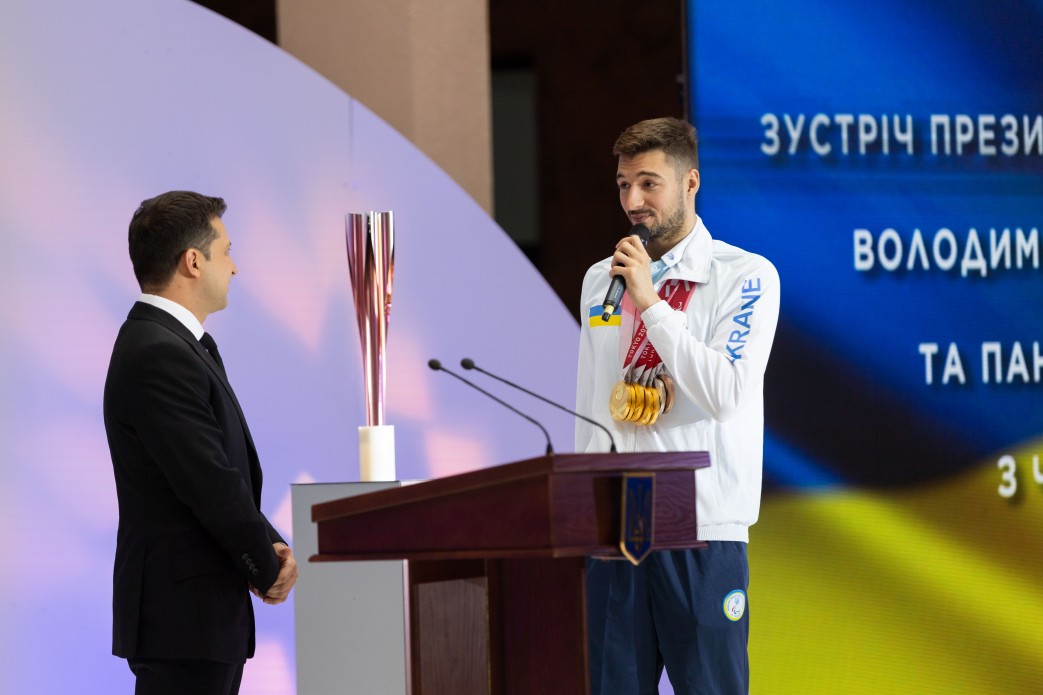 Паралімпієць-рекордсмен Максим Крипак отримав звання Героя України - фото