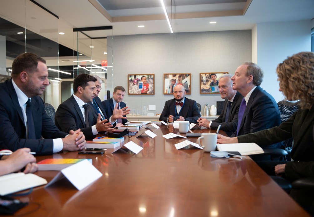 Зеленский попросил Microsoft создать дата-центр Azure в Украине