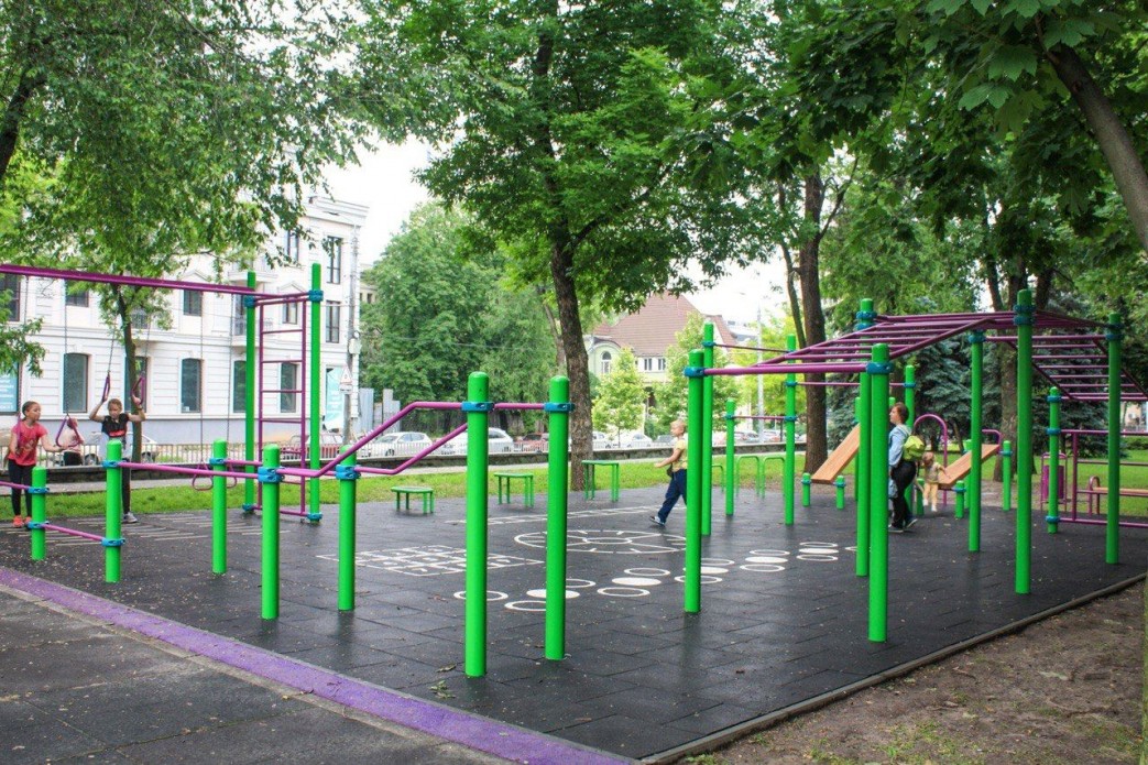 До конца года в Украине появится около 600 "активных парков" с QR-кодами для тренировок