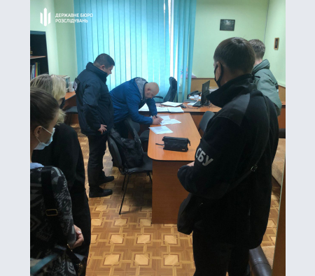 На двох митницях в Україні викрили корупційні схеми розмитнення вантажівок