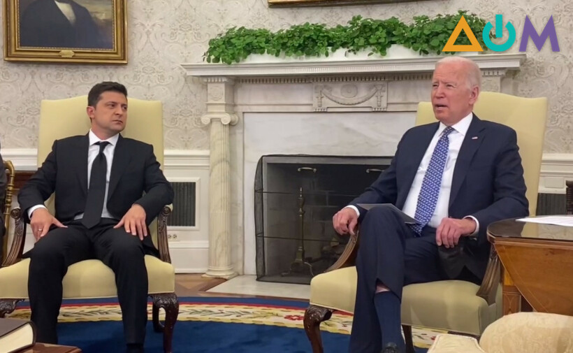 Зеленский поблагодарил Байдена за вакцины против коронавируса