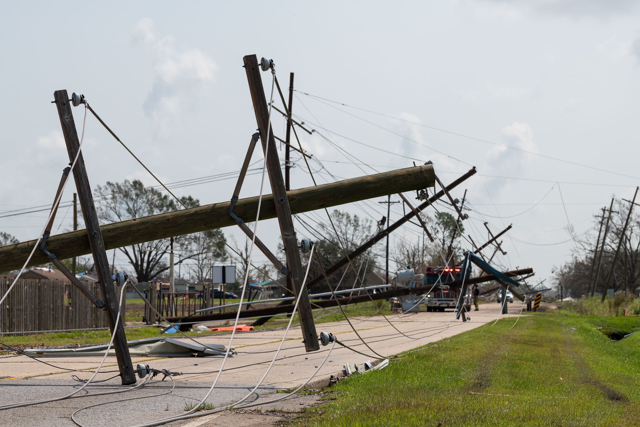 Ураган Іда у США: зливи та штормовий вітер вбили 45 людей - фото