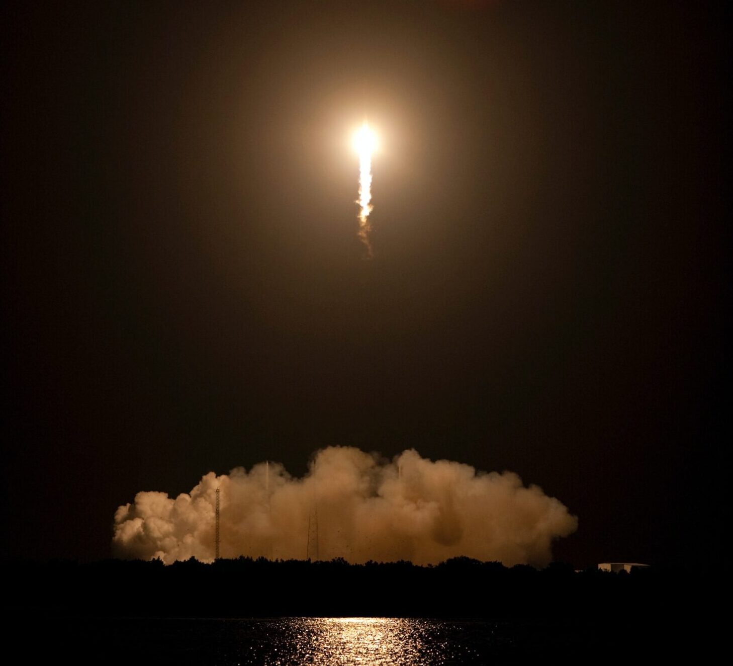 Ракета Илона Маска врежется в обратную сторону Луны