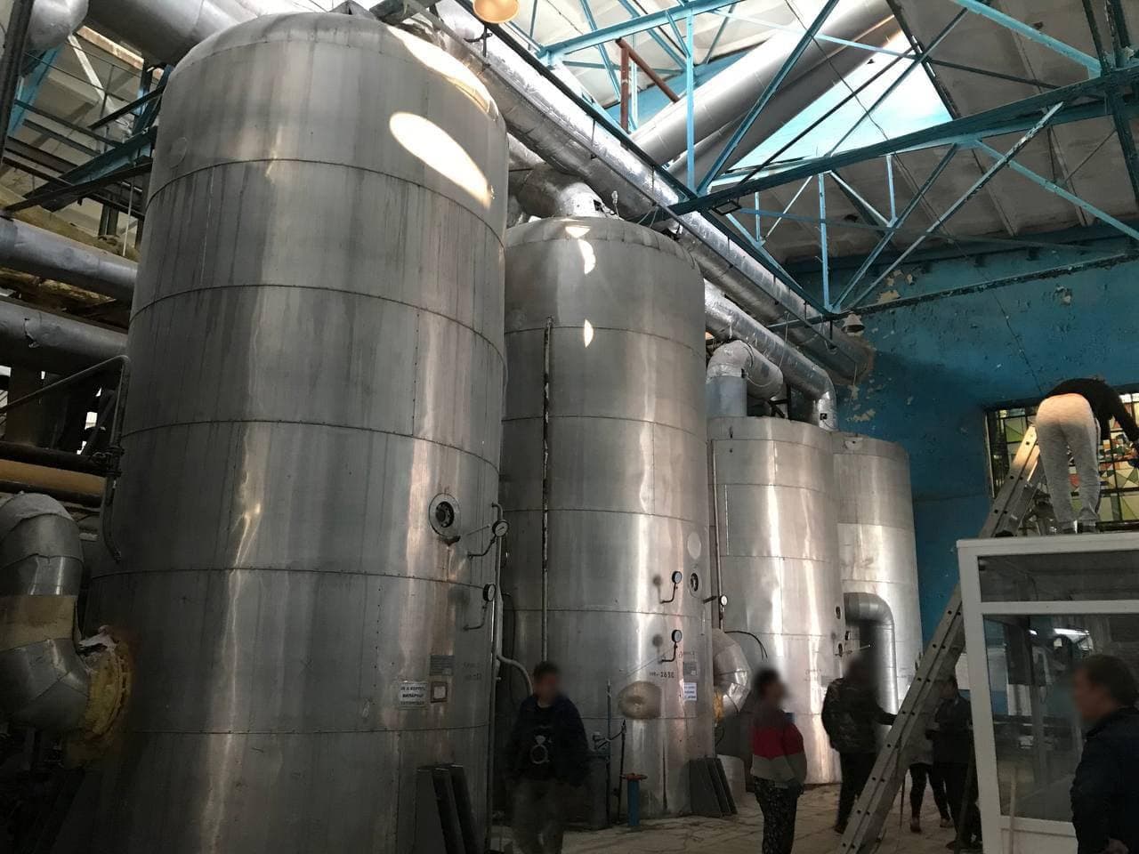 Взрыв на сахарном заводе в поселке Гребенки: есть пострадавшие