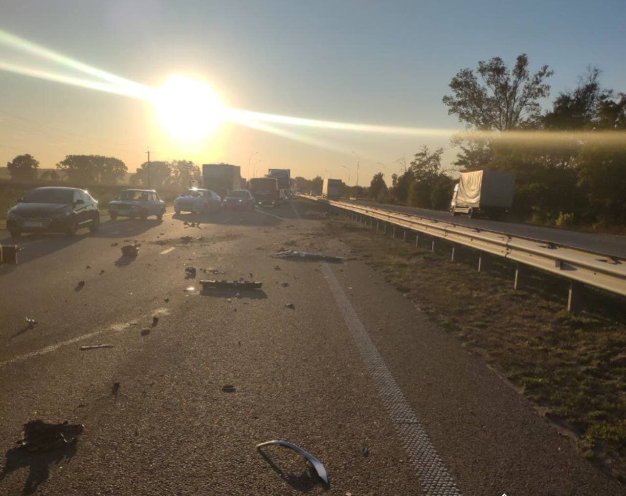 Авария с пострадавшими произошла на трассе Киев-Харьков: движение транспорта ограничено