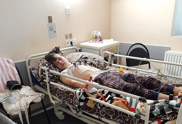 У Дніпрі підліток упав у кому: у нього діагностували інсульт