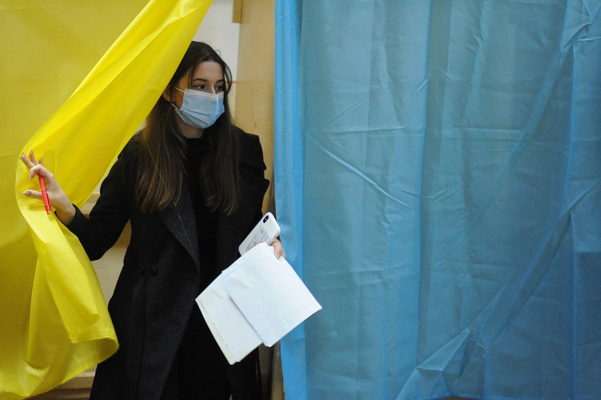 Промежуточные выборы в Раду: в Херсонской области подсчитали голоса