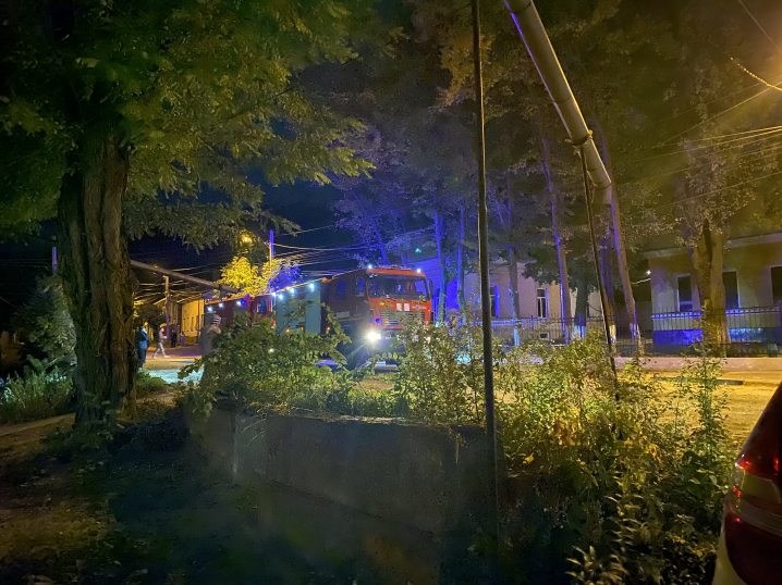 У Чернівцях сталась масштабна пожежа у ліцеї залізничного транспорту - відео