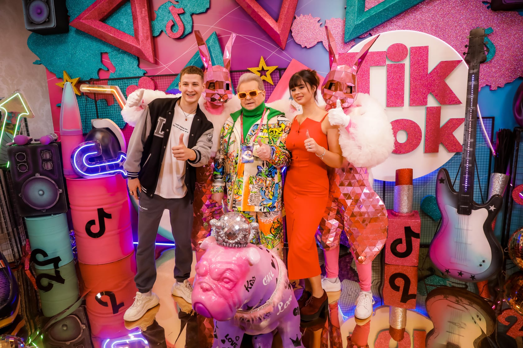 Поплавський вручив студентські квитки на факультет TikTok - фото