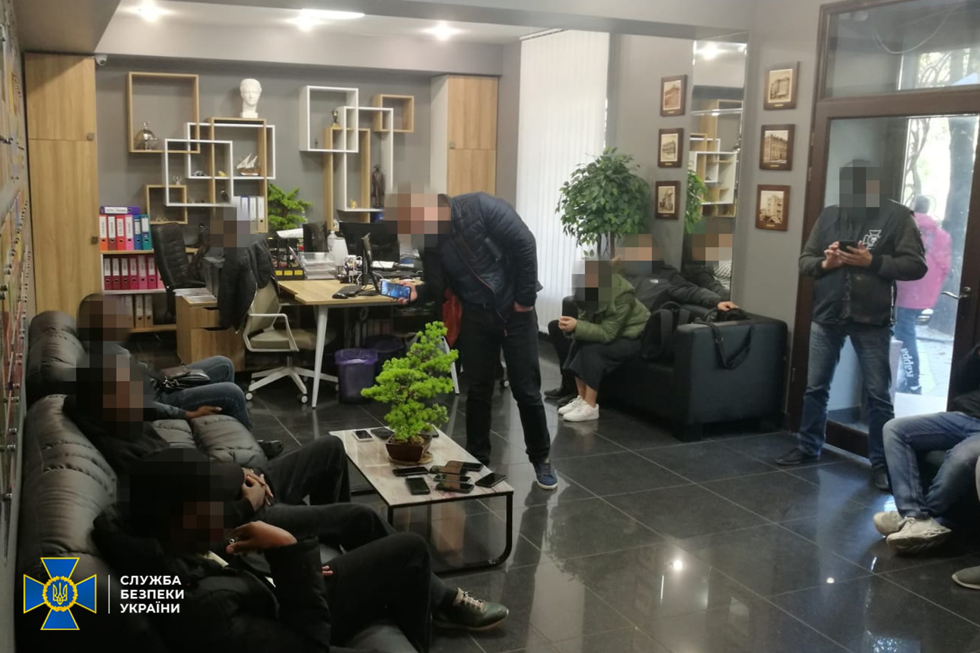 В Украине "легализовали" 3,5 тысячи нелегалов под видом иностранных студентов - фото