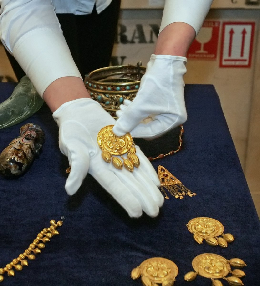 Сім років судів: скіфське золото передадуть Україні