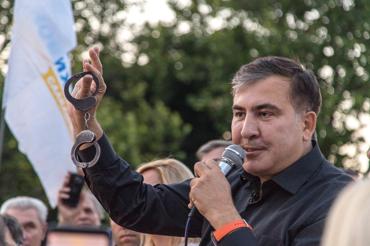 Саакашвілі під вартою: що політику "світить" у Грузії та чи треба Україні його повертати