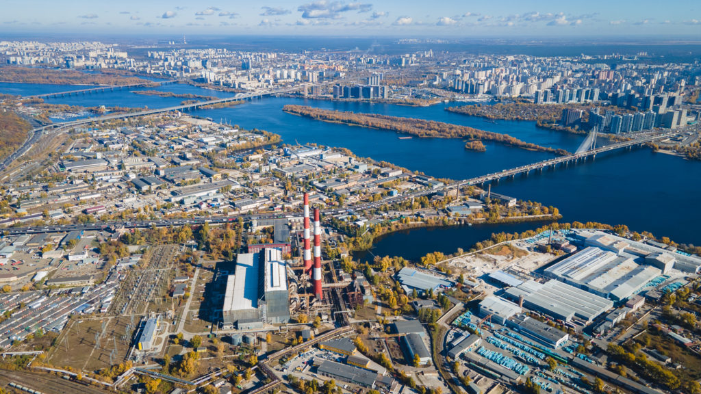 Отопительный сезон в Киеве: в жилых домах начали включать тепло