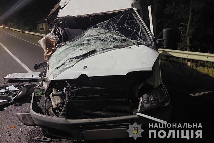 Постоянно просила обезболивающее: в ДТП на Тернопольщине беременной девушке оторвало руку