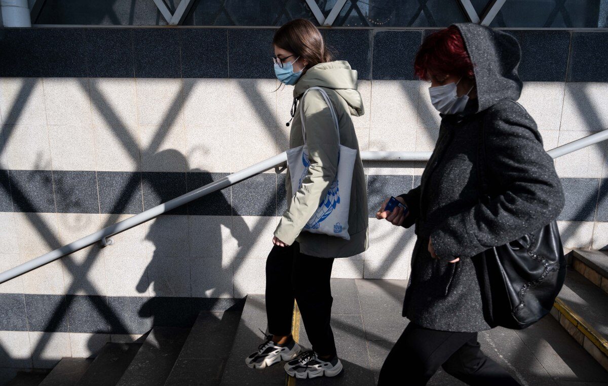 Вчені НАН спрогнозували, якою буде ситуація з COVID-19 на початку грудня