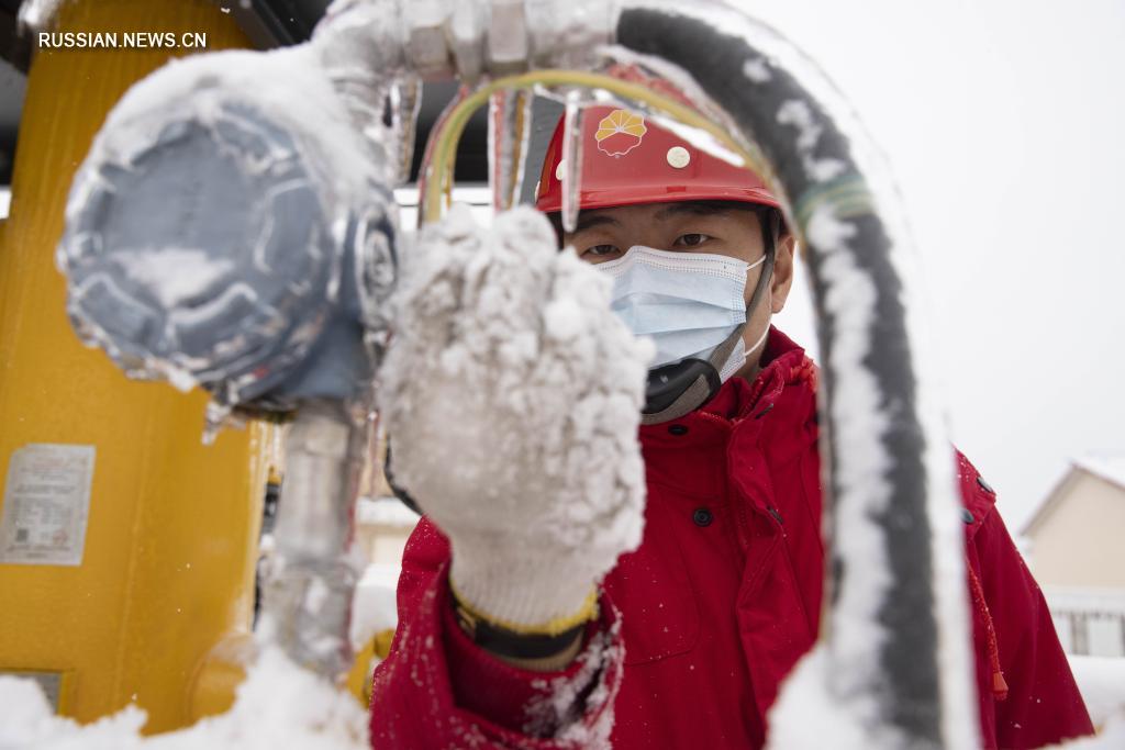Китай засыпало снегом: около шести тысяч пострадавших
