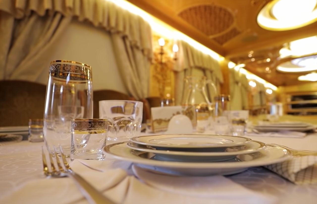 Золотой вагон в поезде Укрзализныци