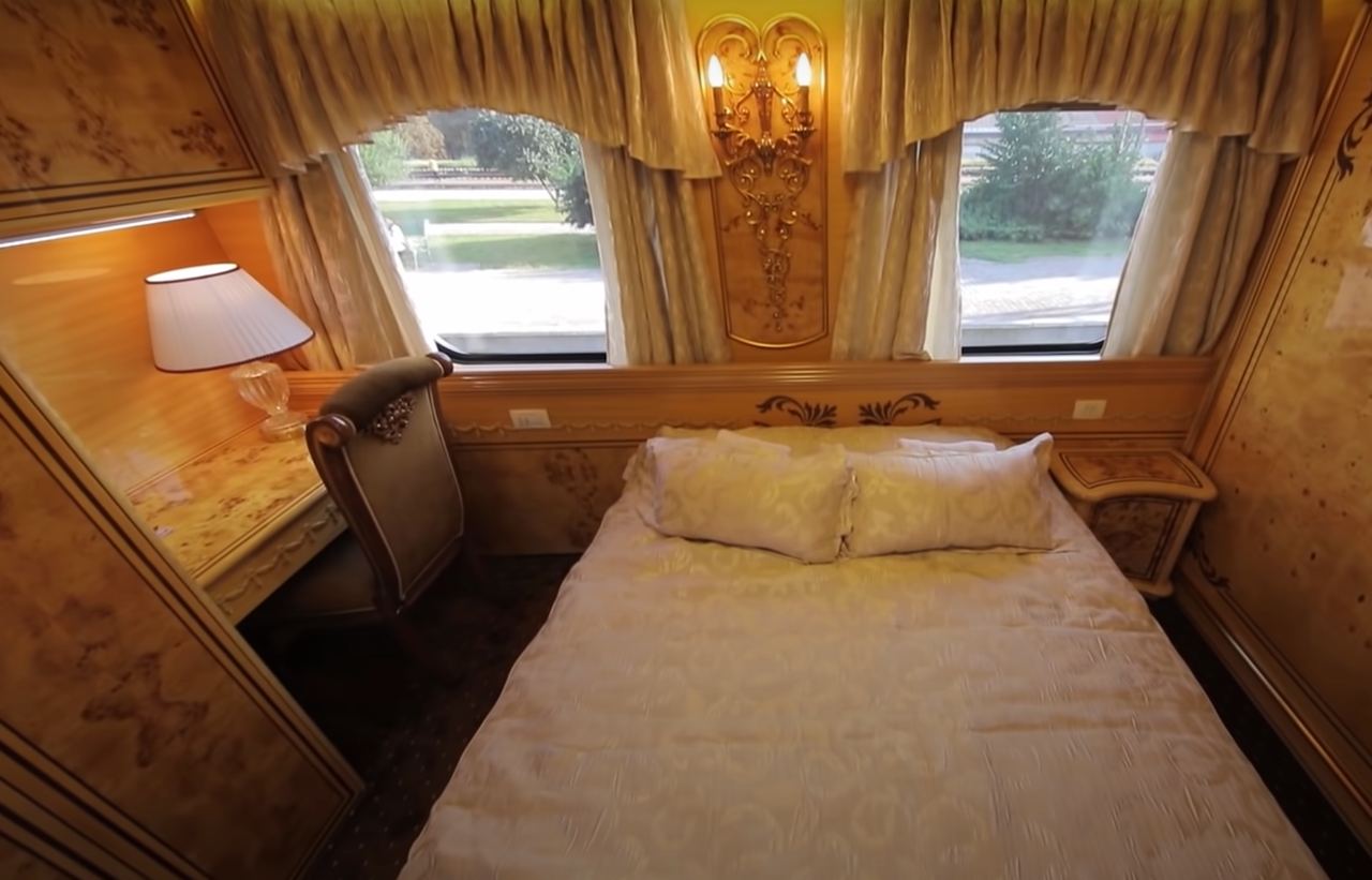 Золотой вагон в поезде Укрзализныци