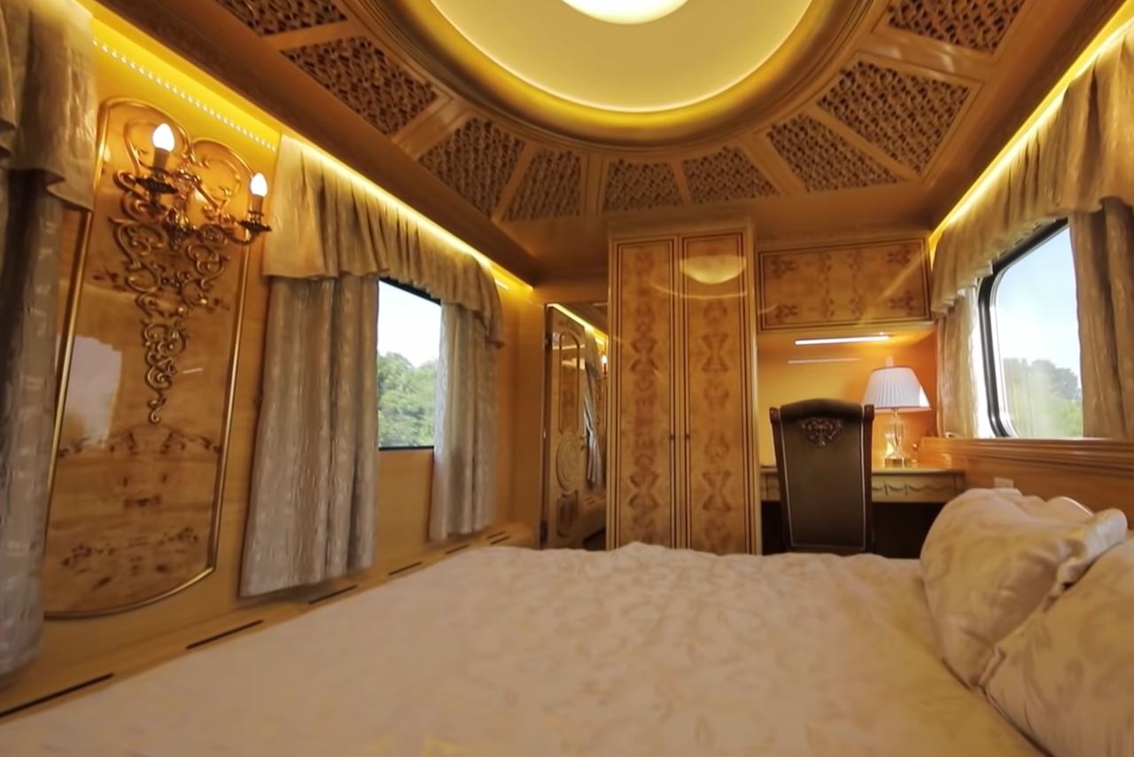 Золотой вагон в поезде Укрзализныци