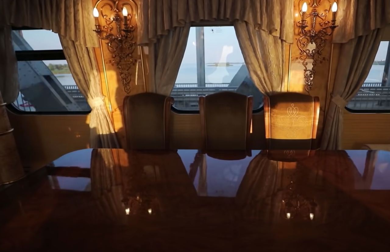 Золотой вагон в поезде Укрзализныци