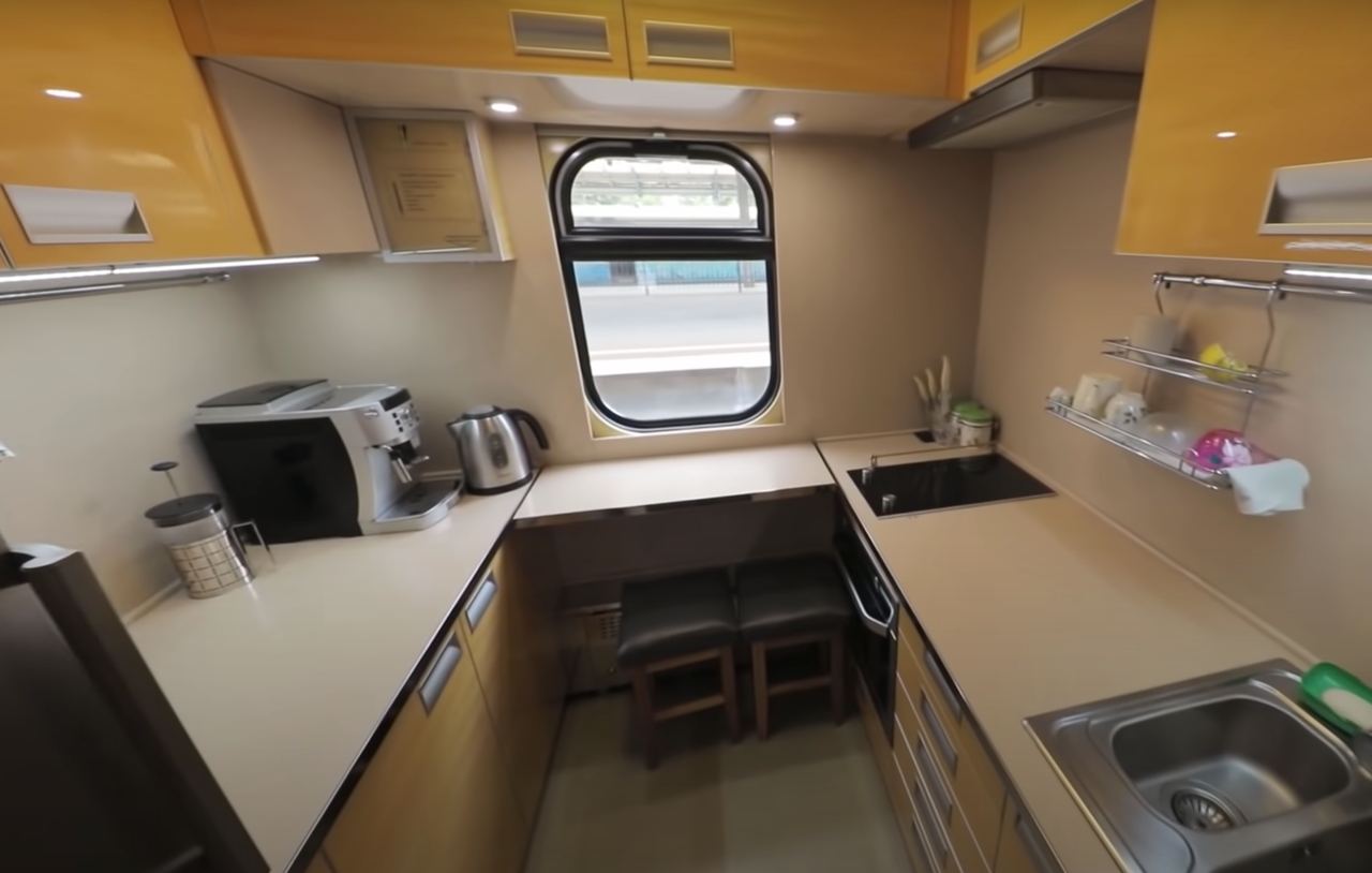 Золотой вагон в поезде Укрзализныци