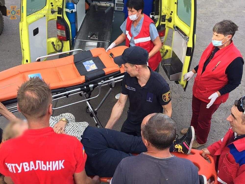 На Прикарпатті турист помер в горах після укусів ос