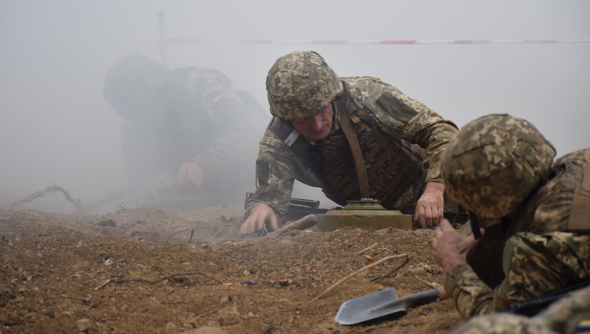 На Донбассе оккупанты тяжело ранили двух украинских военных