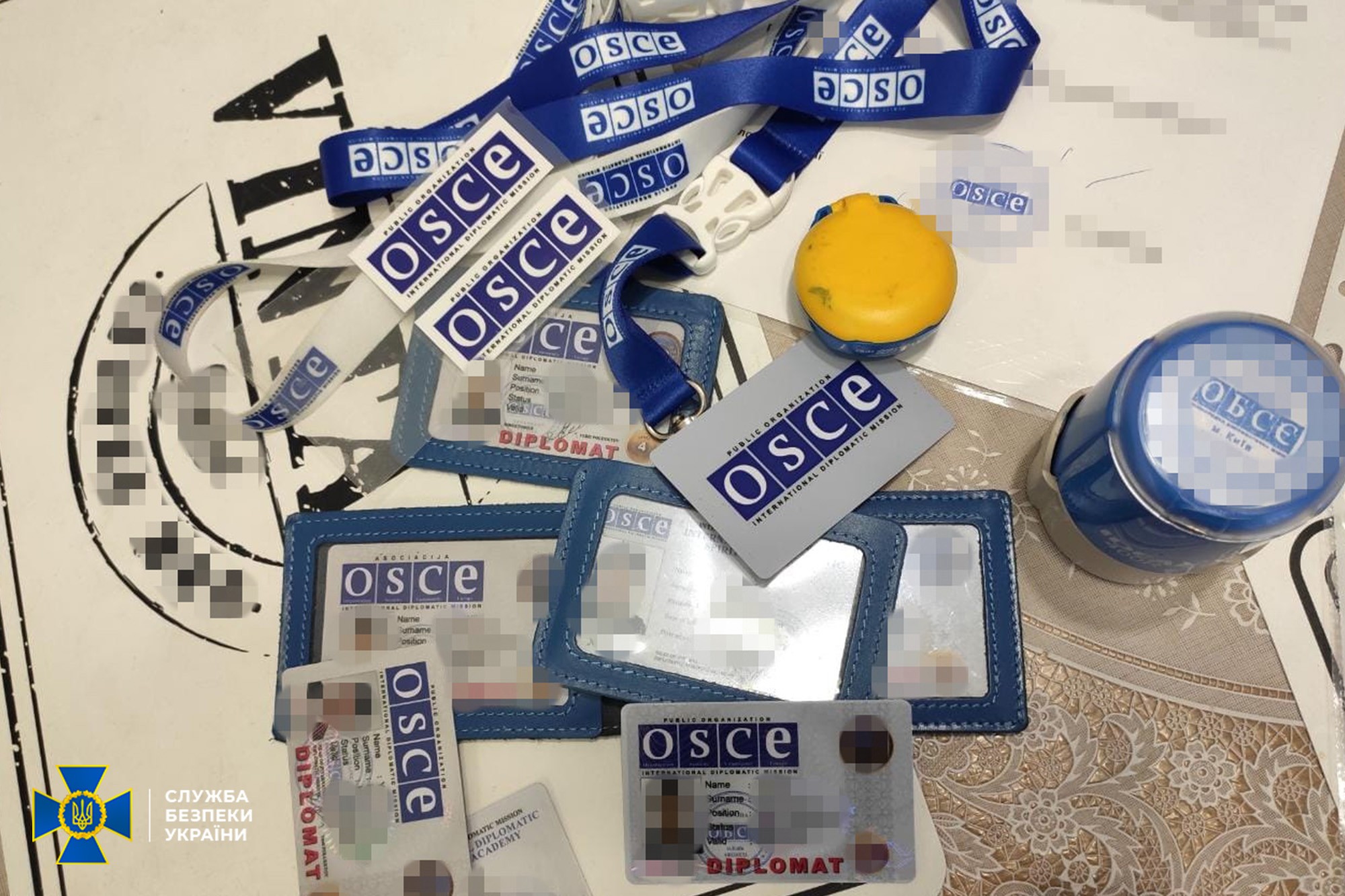 В Киеве продавали за 1,5 тысячи долларов удостоверение представителей миссии ОБСЕ - фото