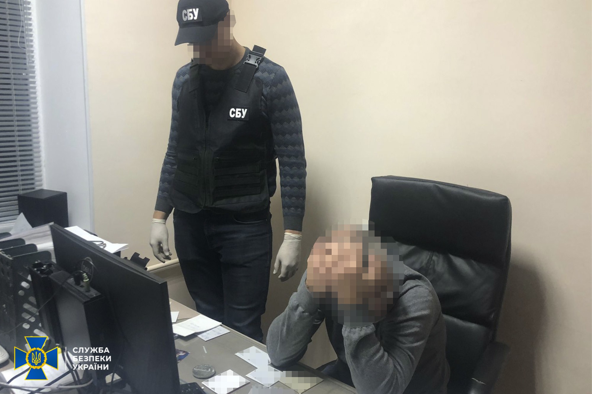 Сімейний лікар у Дніпрі за гроші штампував фейкові COVID-сертифікати