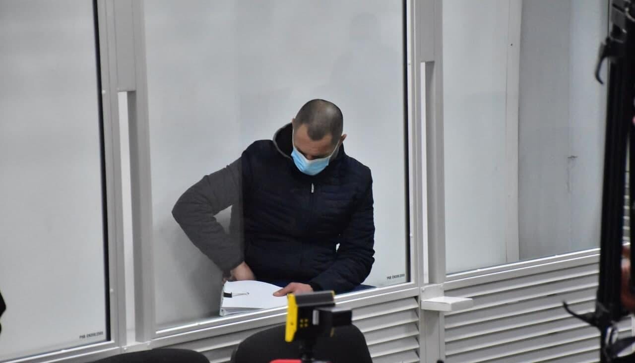 Не водили в туалет и давали бутылку: Эксбоевик "Изоляции" рассказал о зверствах над заключенными - видео