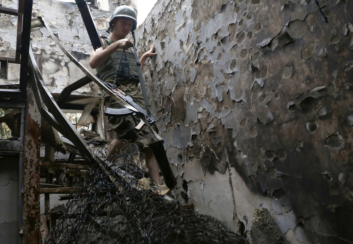 Сутки на Донбассе: ранены двое украинских военнослужащих