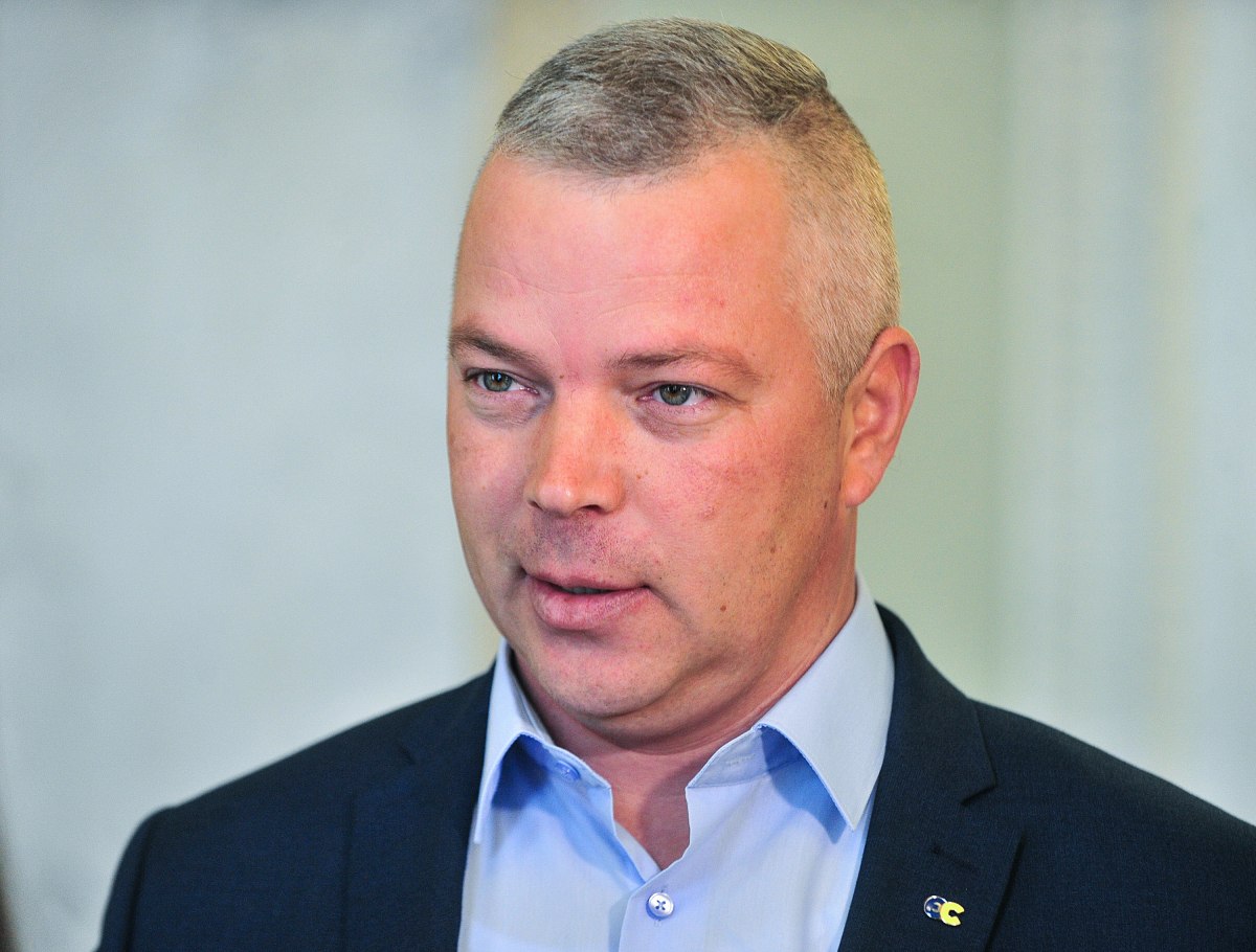 Нардеп из фракции Порошенко получил полмиллиона помощи от Рады