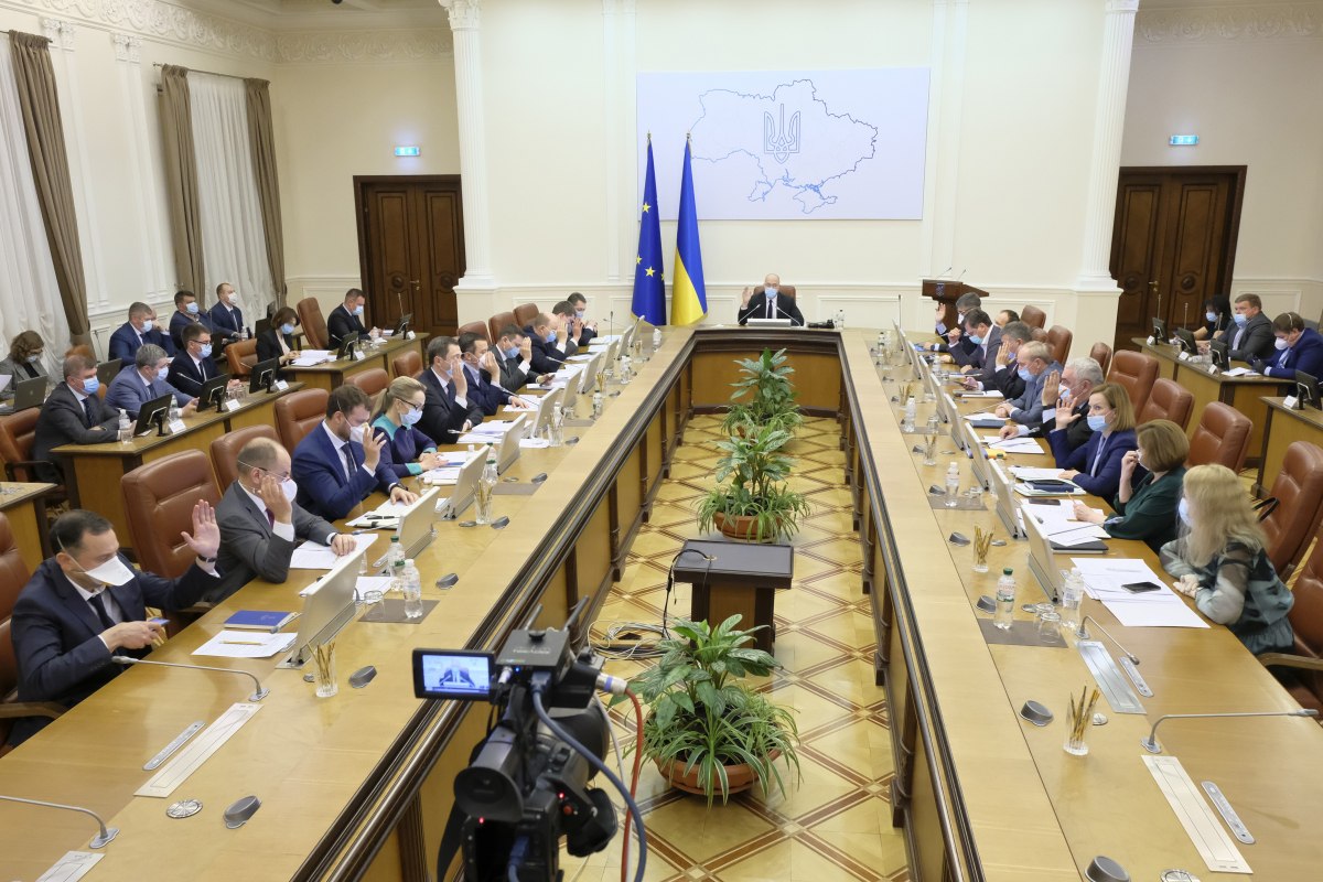 Нові звільнення та призначення в Кабміні: кого і на кого замінюватимуть